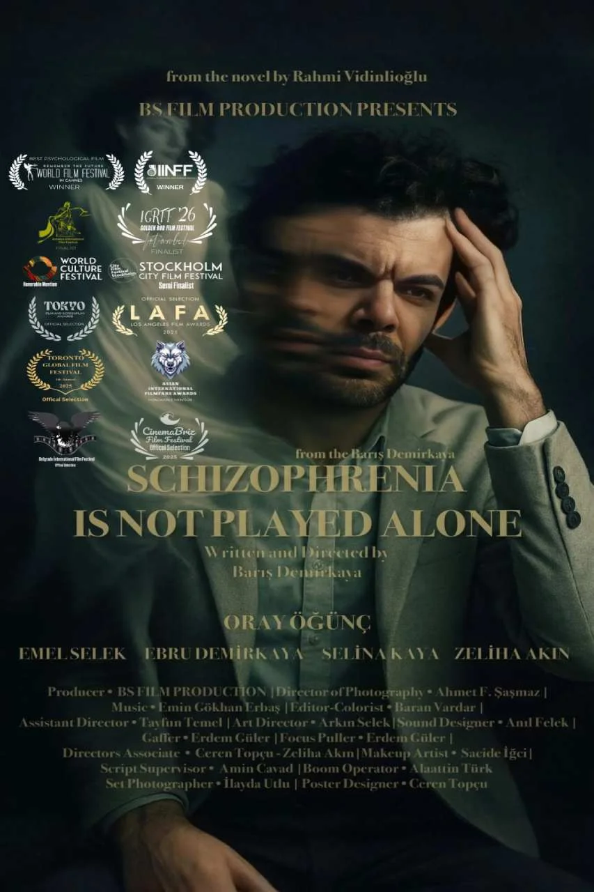 Şizofreni Yalnız Oynanmaz filmi afişi